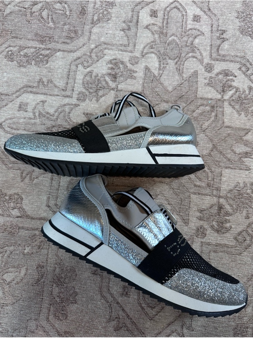 Bebe Brienna CutOut Sneakers - Picture 3 of 5